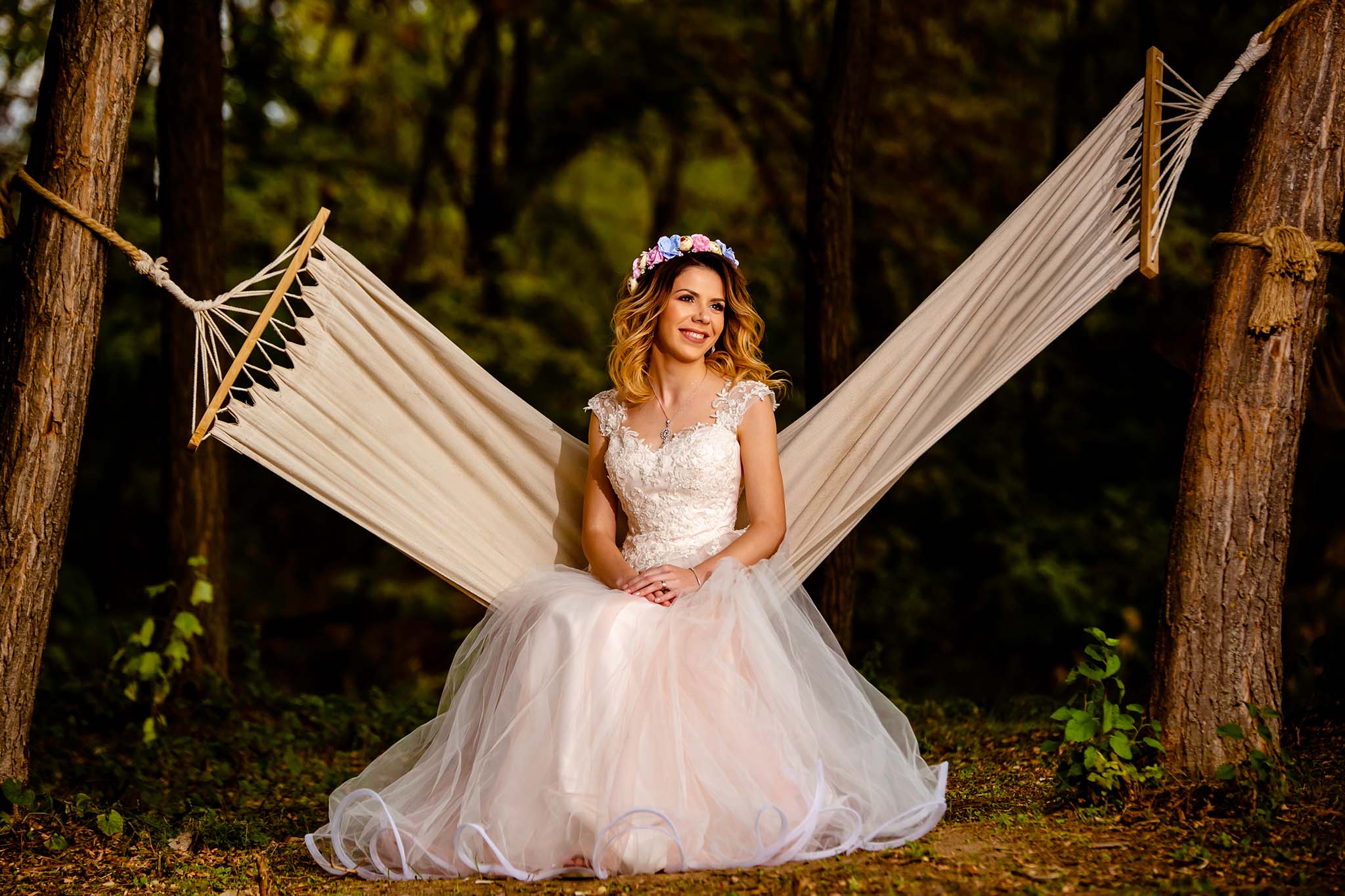 Ședința foto after wedding presărată cu veselie și multă voie bună