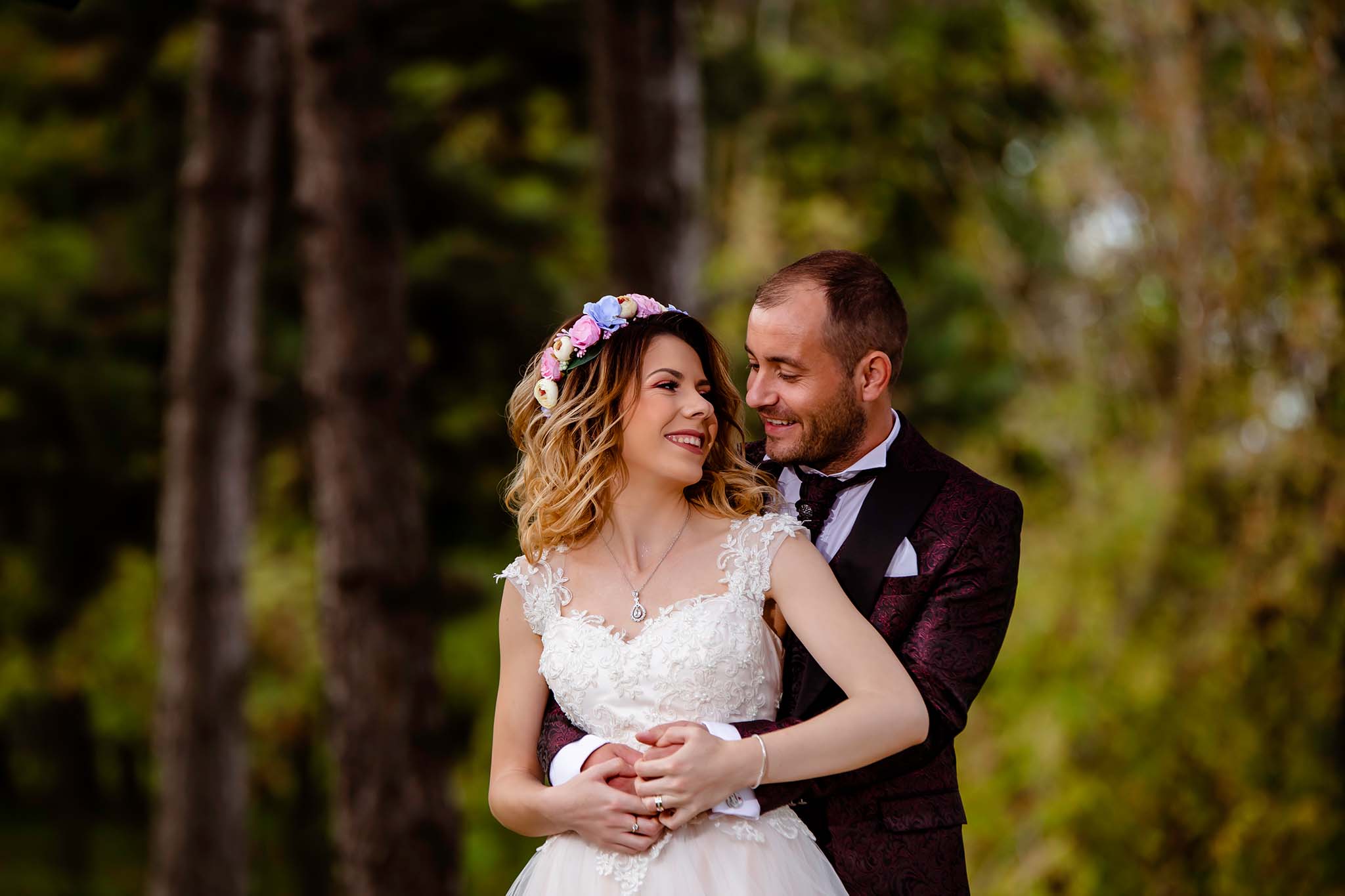 Ședința foto after wedding presărată cu veselie și multă voie bună