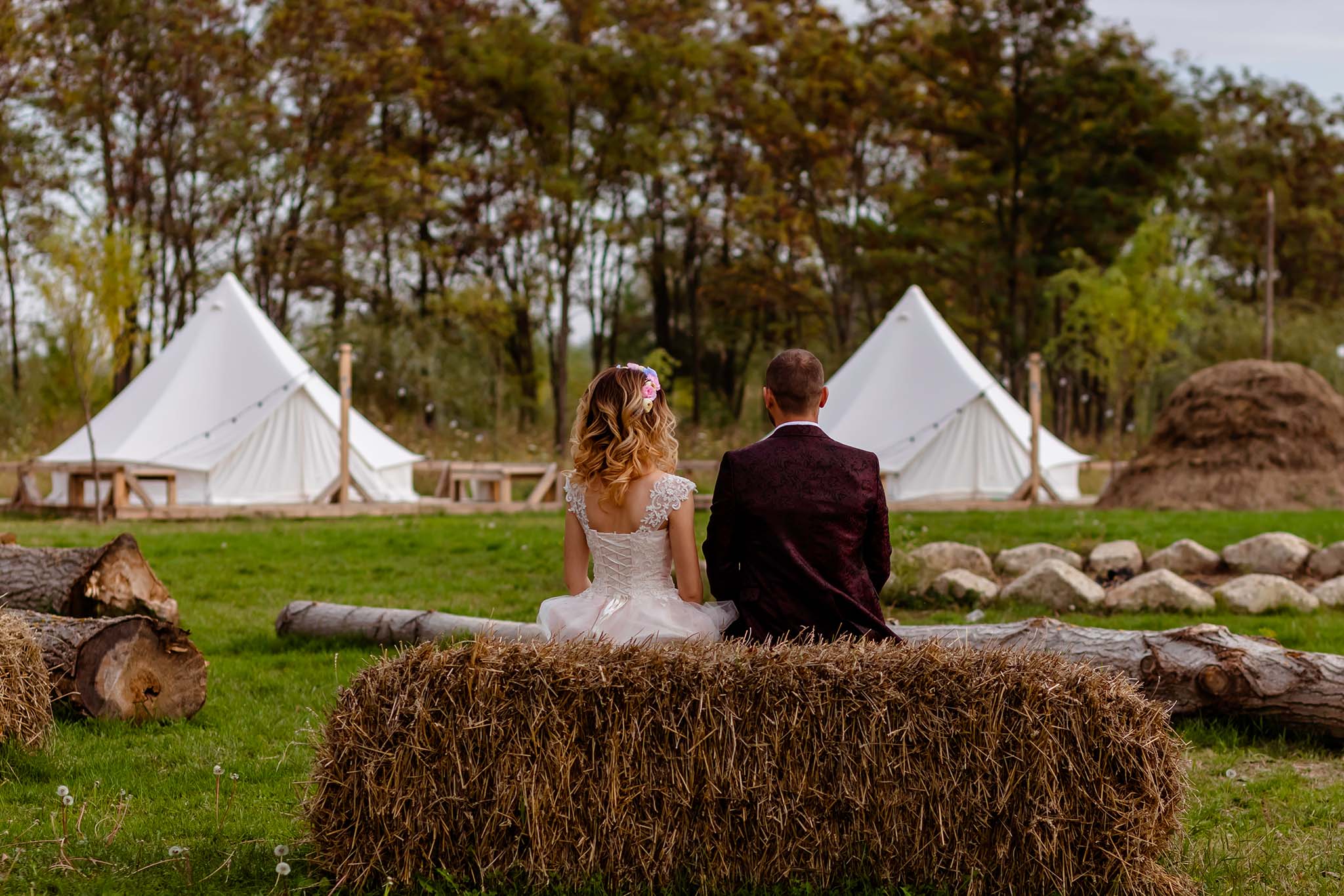 Ședința foto after wedding presărată cu veselie și multă voie bună